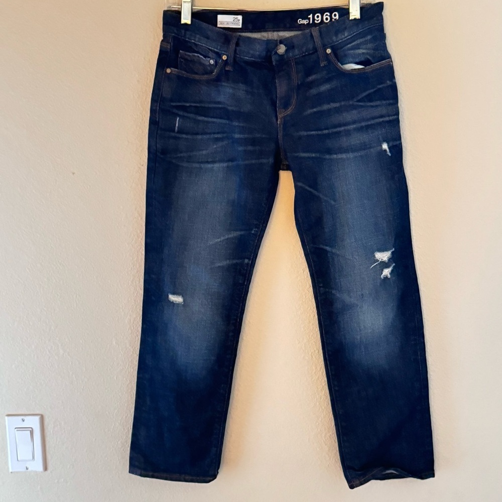 GAP Sexy boyfriend 1969, size 25 petite ripped jeans denim